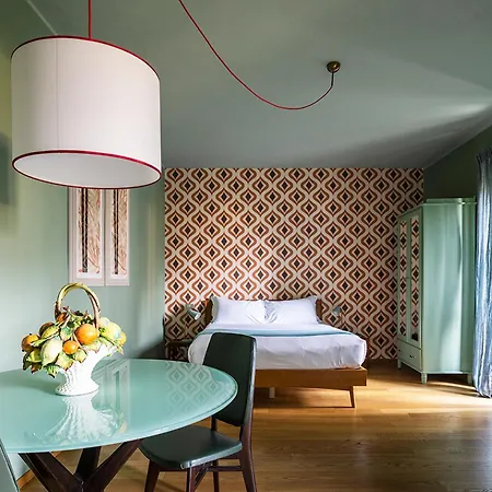 Aparthotel Domus Plinii 1792