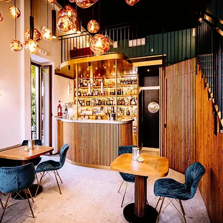 Domus Plinii 1792 Aparthotel